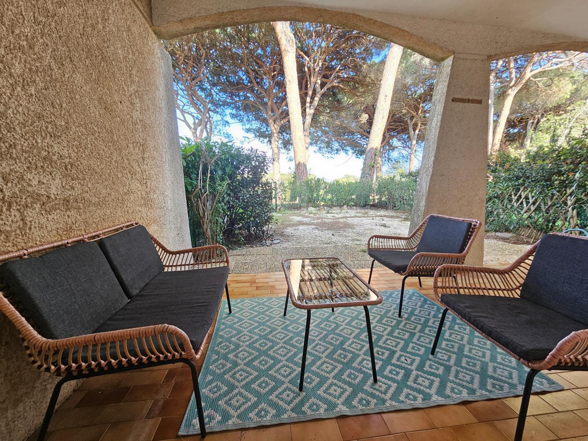 Appartement Golf De Valescure Avec Jardin Saint-Raphael  Bagian luar foto